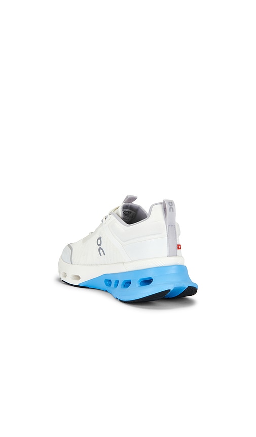  On Sneakers Cloudnova In White. Größe 7. Also In 7.5, 8, 8.5, 9, 9.5, 10, 10.5, 11, 11.5, 12, 12.5, 13. 