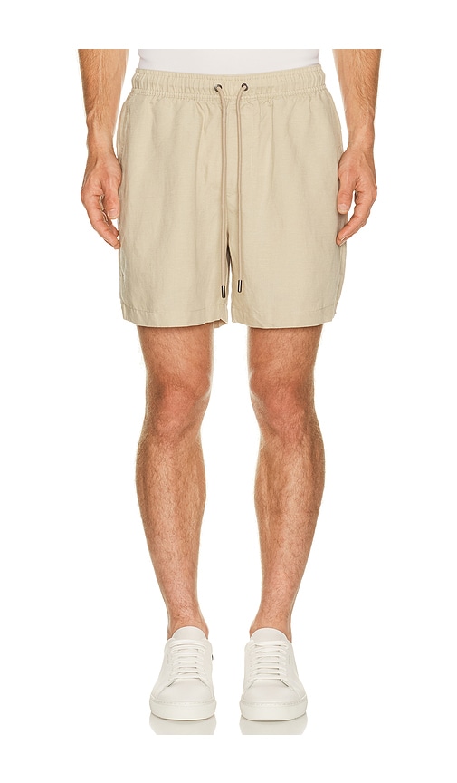 onia Air Linen Pull On Short 6 en Brown. Taille M. Also en L, S, XL/1X.