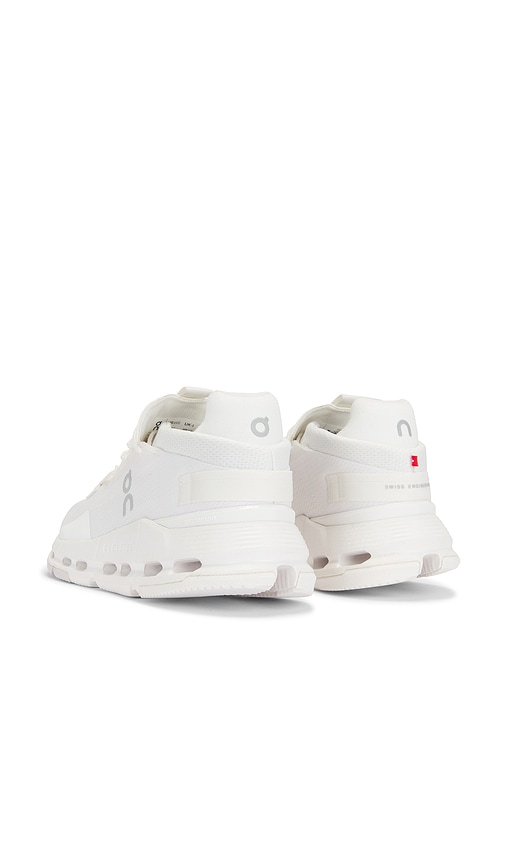  On Sneakers Cloudnova 2 En White. Taille 10. Also En 10.5, 11, 5.5, 6, 6.5, 7, 7.5, 8, 8.5, 9, 9.5. 