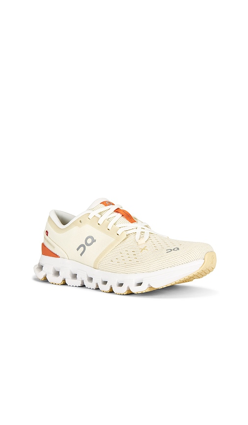 On Cloud X 4 Sneaker In Neutral