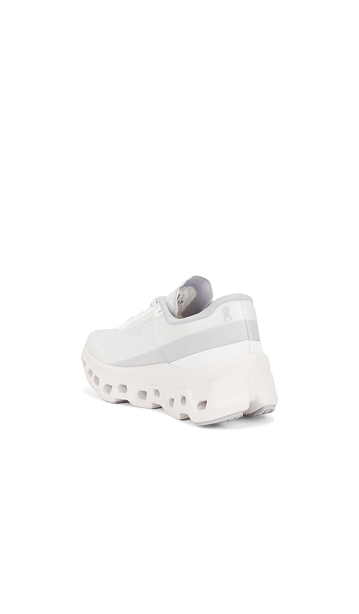  On Sneakers Cloudmonster 1 En White. Taille 10. Also En 10.5, 11, 5, 6, 6.5, 7, 7.5, 8, 8.5, 9, 9.5. 