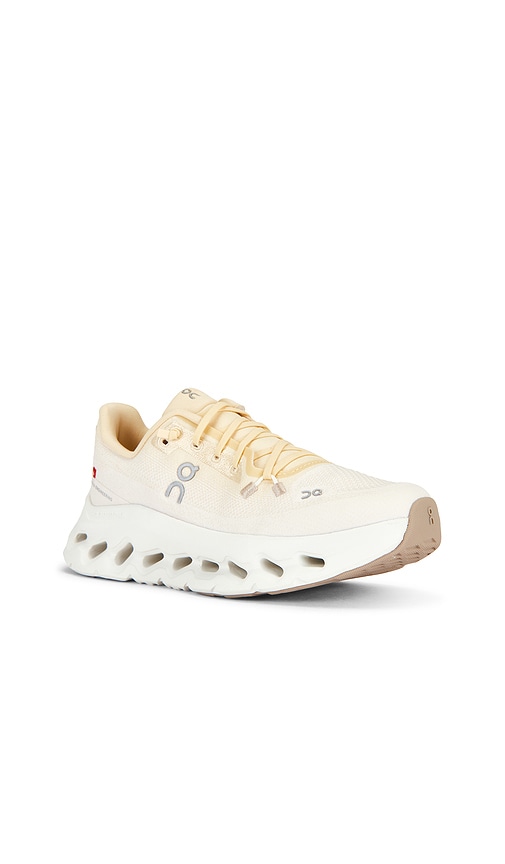 On Cloudtilt Sneaker In White