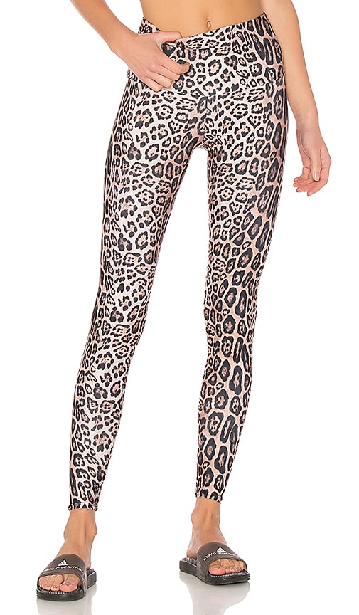 Onzie yoga set in leopard