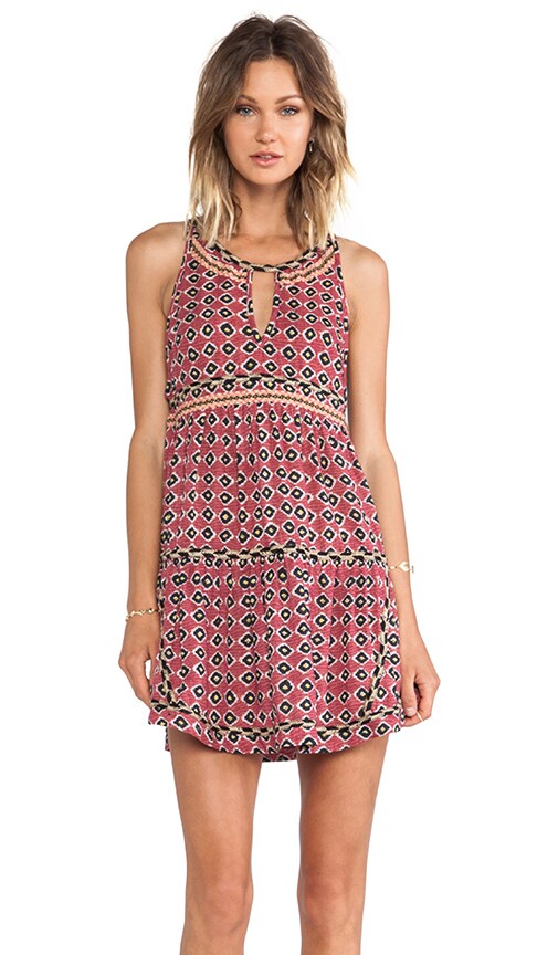 VESTIDO DE CAPAS