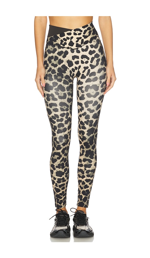 P.e Nation Wander Æ‰“åº•è£¤ Â€“ Leopard Print & Smokestone. Å°ºç � M (also Â€“ S, Xs, L, Xl). In Black