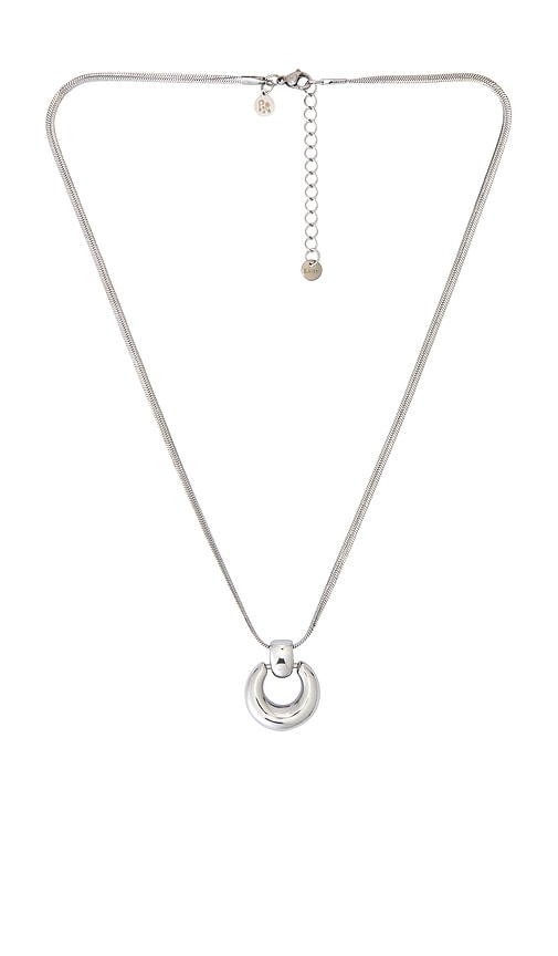 Fjord Necklace in Metallic Silver.