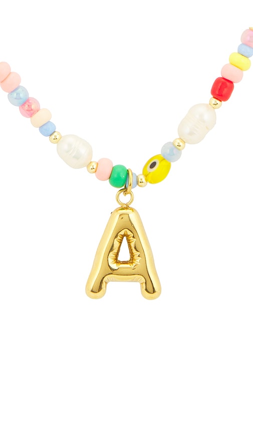  Petit Moments Collar De Perlas Con Inicial Tipo Burbuja Beaded Pearl Bubble Initial Necklace En Color Pink,metallic Gold Talla B  (también En F). 