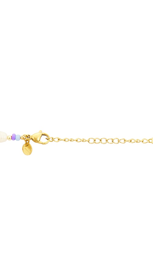  Petit Moments Collar De Perlas Con Inicial Tipo Burbuja Beaded Pearl Bubble Initial Necklace En Color Pink,metallic Gold Talla B  (también En F). 