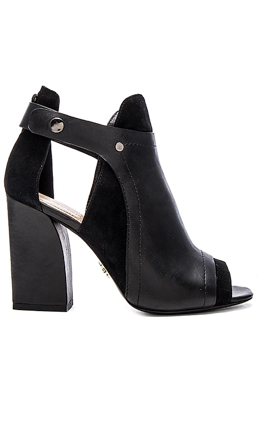 Irina Pump