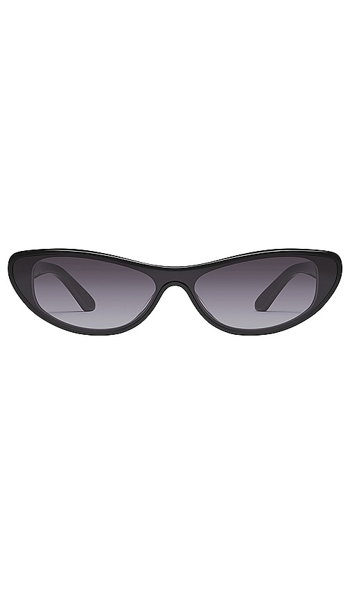 Shop Quay X Guizio Slate Cat Eye Sunglasses In 黑色 & 烟灰色