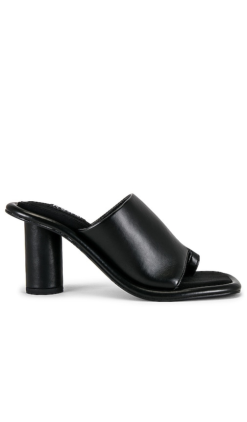 R0AM Peak Toe Sandal in Black