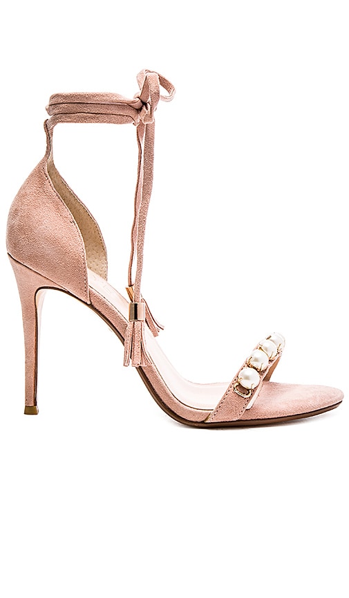 x REVOLVE Bennie Heel