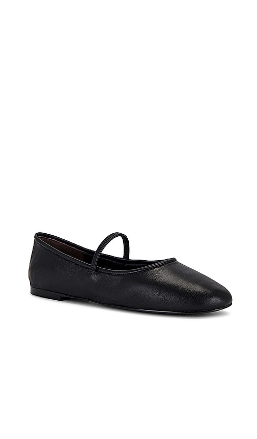 Raye Jolie Flat In 黑色