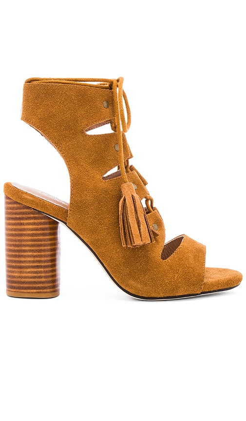 Mila Heel