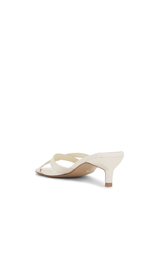  Raye Sandale Shea In Ivory. Größe 6.5. Also In 9. 