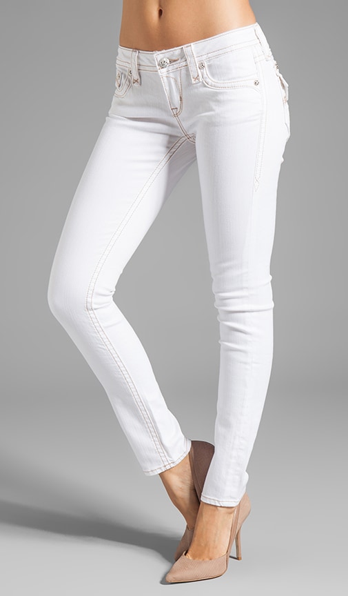 Essie Skinny