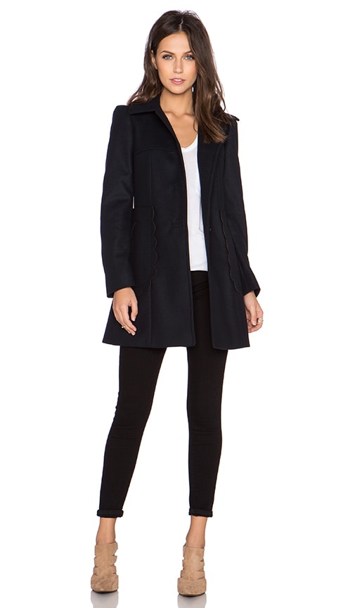 Fitted Scallop Coat