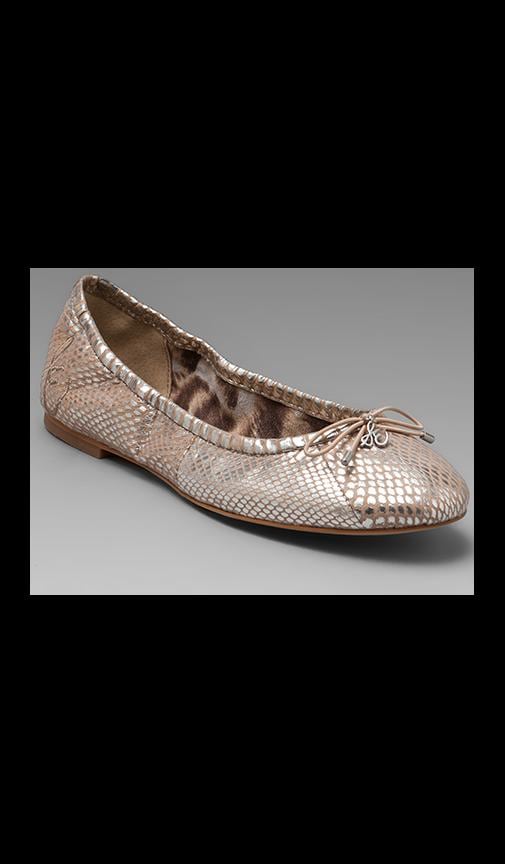 Felicia Flat