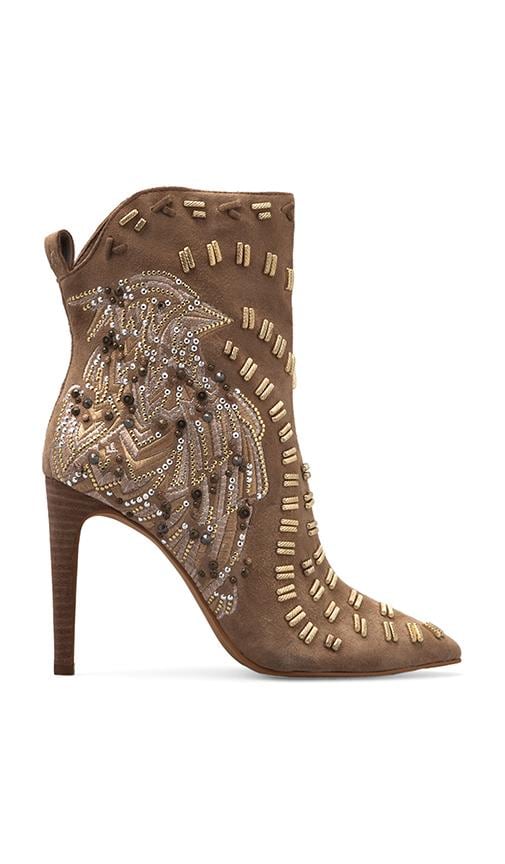 Melina Boot