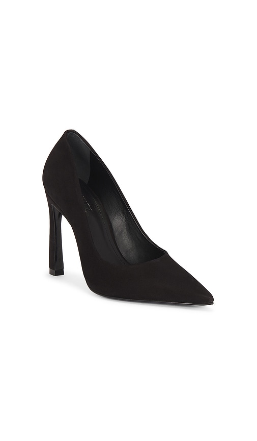 Shop Schutz Lou Curve Pump In Ë¸ë