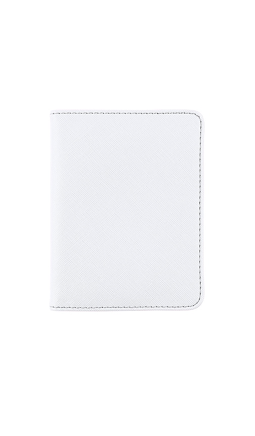 Textured Passport Case in Blanc.