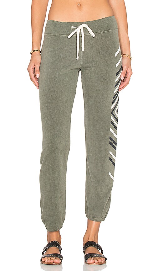 SUNDRY Chevrons Classic Sweatpant in Pigment Olive
