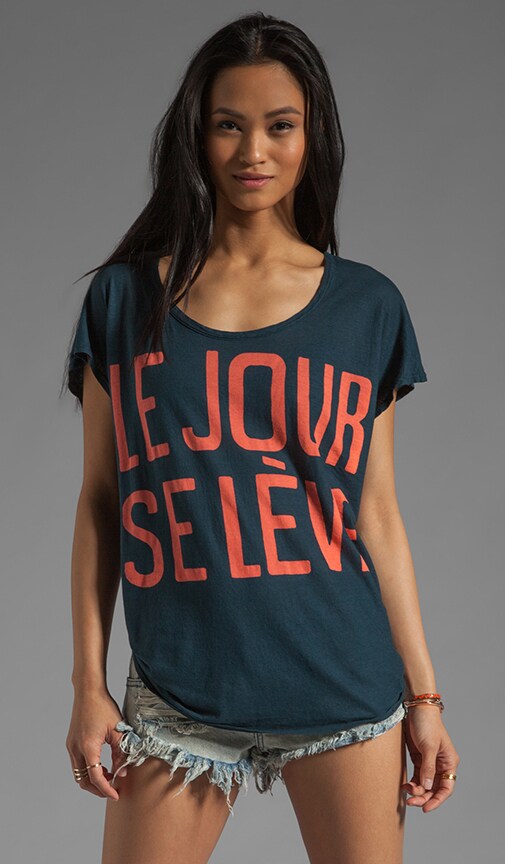 Le Jour Se Leve Square Tee