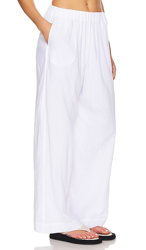 Shop Seafolly Crinkle Beach Pant In 白色