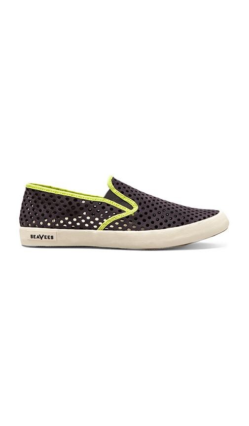 Baja Slip-On Pantone