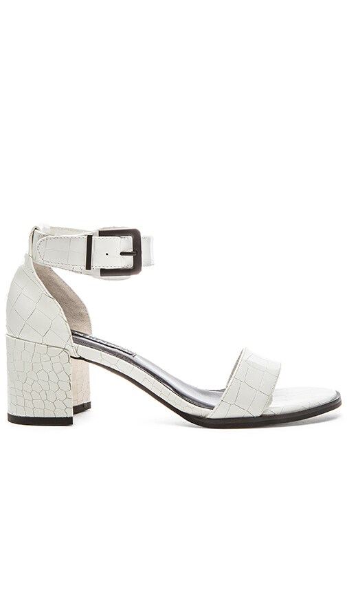 Qamar II Sandal