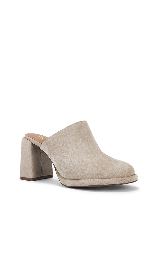 Seychelles Honor Platform Mule In Neutral