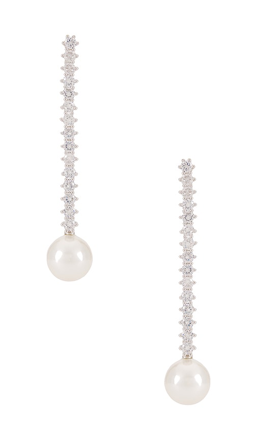 Shop Shashi Pearl Tennis Earring In 象牙白