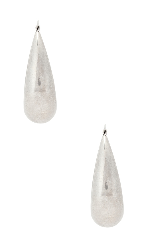  Shashi Ohrreifen Julia In Metallic Silver. 