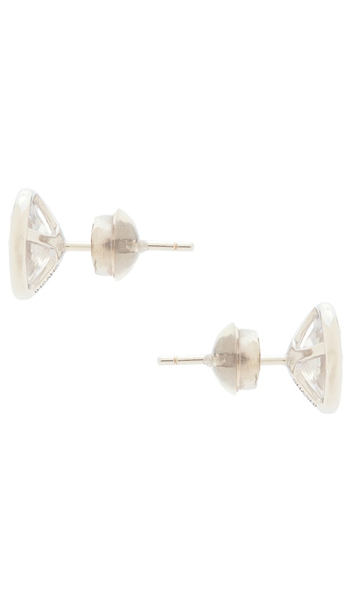  Shashi Oval Bezel Stud In Metallic Silver. 