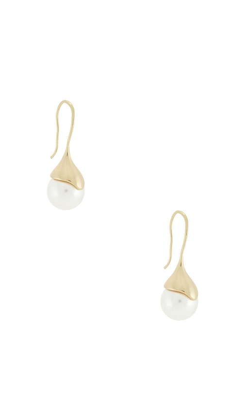 Tulip Pearl Earring