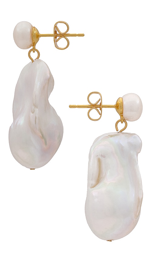 Shop Shashi Iianthia Earring In Pearl