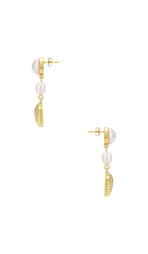 Shop Shashi Alma Earring In Gold & Pearl