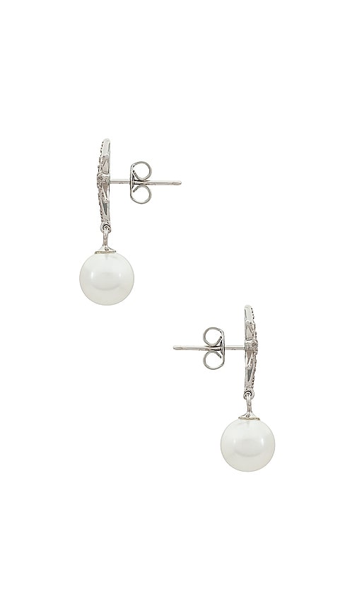 Shop Shashi Lacey Pearl Earring In 银色