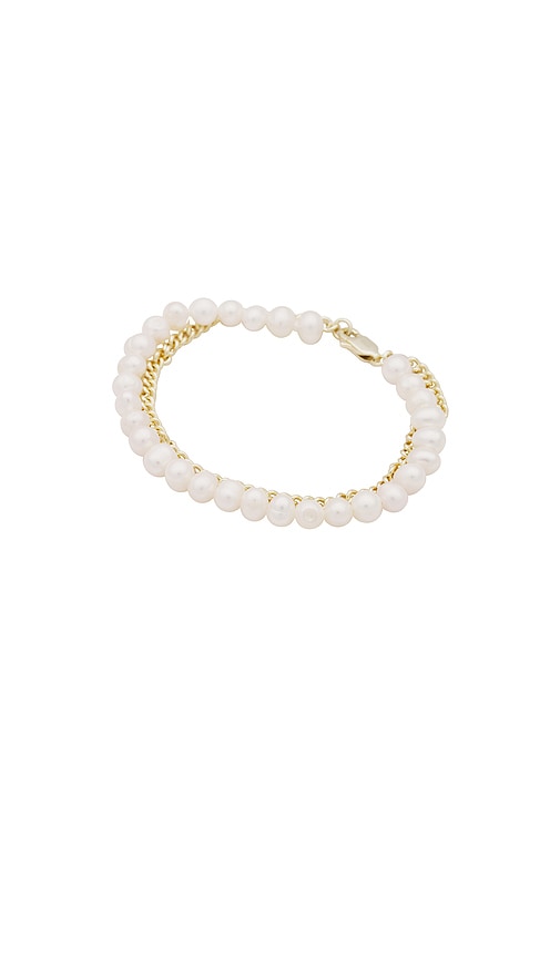 Shop Shashi Pearl Chain Bracelet In 金色