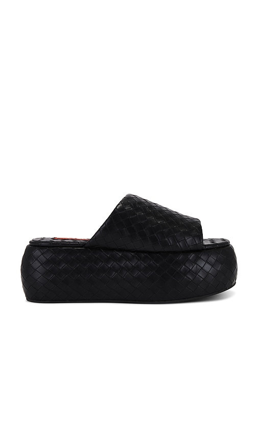 Shop Simon Miller Woven Cloudy Platform Sandal In 黑色