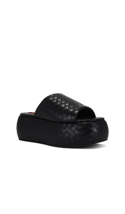 Shop Simon Miller Woven Cloudy Platform Sandal In 黑色