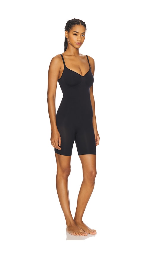 Skims Seamless Sculpt Mid Thigh Bodysuit In Black