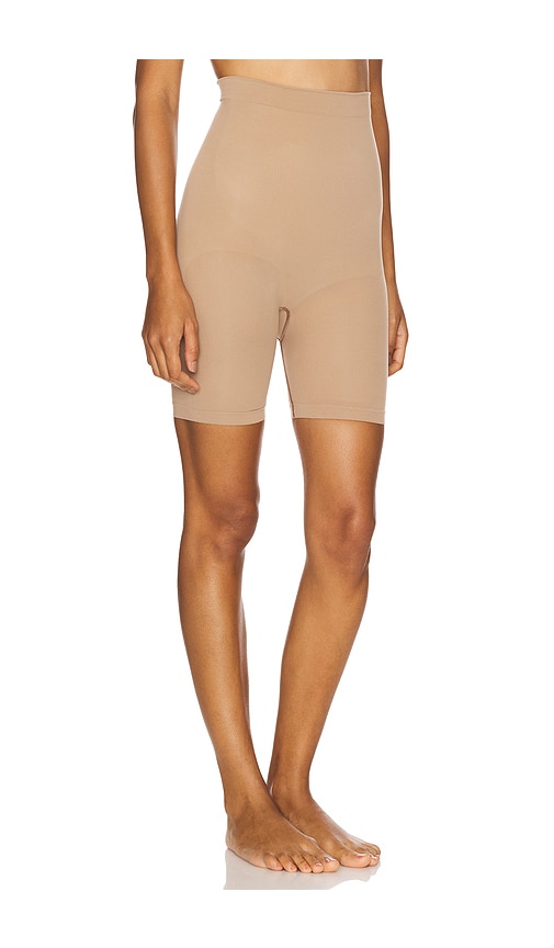 Skims Seamless Sculpt Mid Thigh Short In Brown