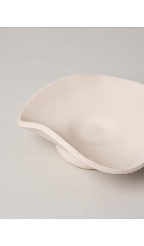  Sin Urch Bowl In Ivory. 