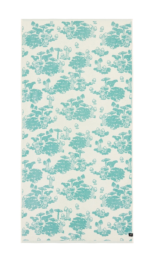 Shop Slowtide Wonderland Towel In 奶油色