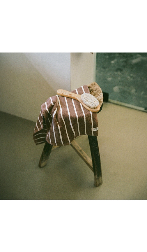  Slowtide Koko Plush Hand Towel In Brown. 