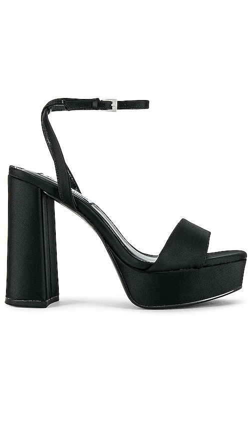 Steve Madden Lessa Sandal in Black