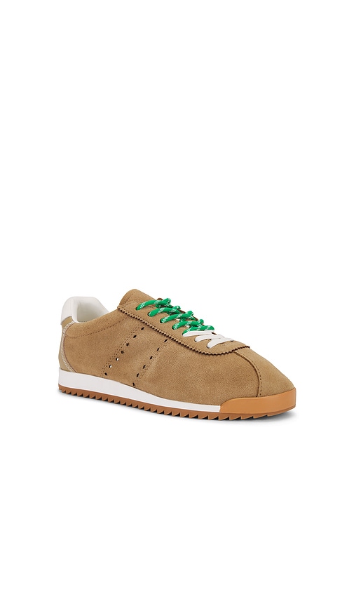 Steve Madden Mirage Sneaker In 沙色仿麂皮