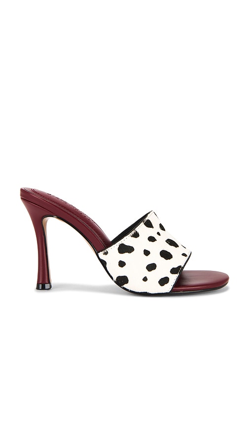 Paula-a Sandal in White. - size 9.5 (also in 10, 6, 6.5, 7, 7.5, 8, 8.5, 9)