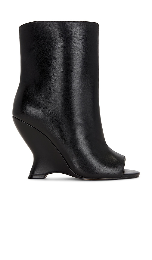 Steve Madden Rylix Boot in Black. - size 10 (also in 11, 5.5, 6, 6.5, 7, 7.5, 8, 8.5, 9, 9.5)